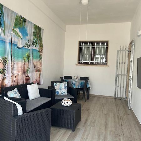 Casa Vacanze Nina トッレ・オヴォ エクステリア 写真